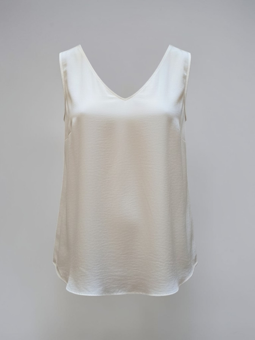 Banana Republic Factory White Pleated V-Neck Tank Top - Size L